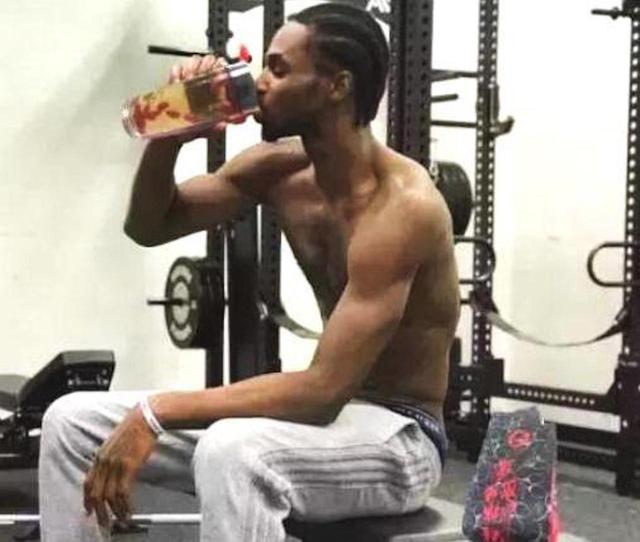 背起队友 背起队友